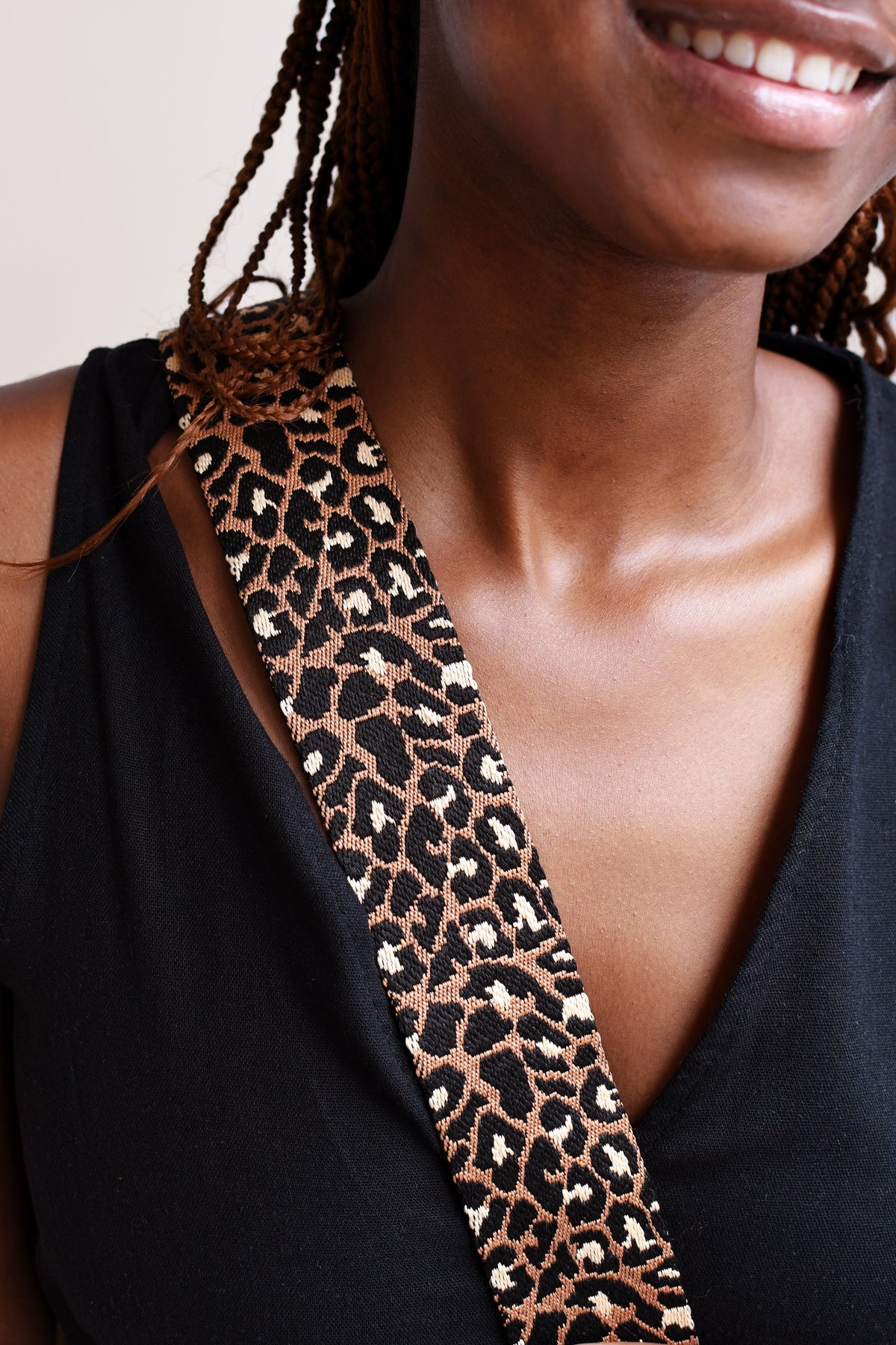 LEOPARD PATTERNED STRAP