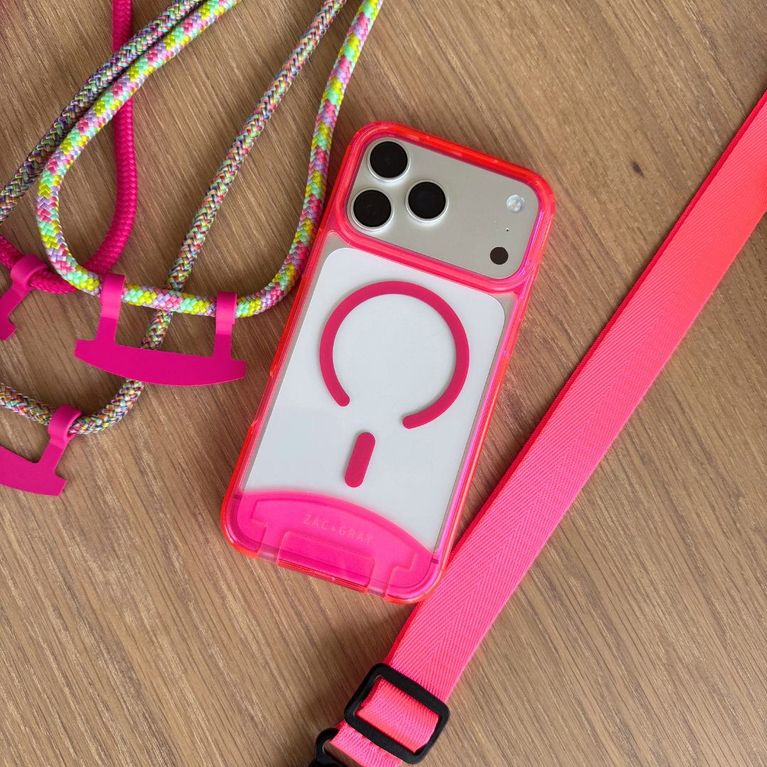HOT PINK TRANSPARENT CASE - MAGSAFE